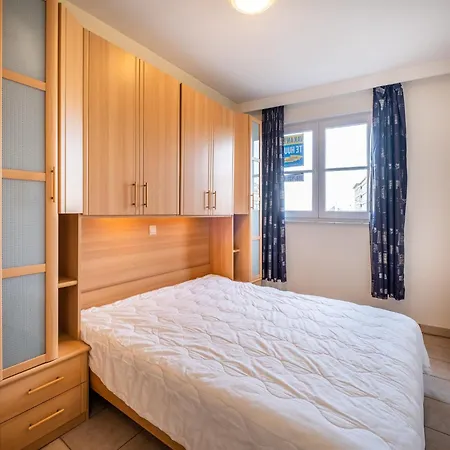 Apartment In St Idesbald Near The Sea, Cleaning Included