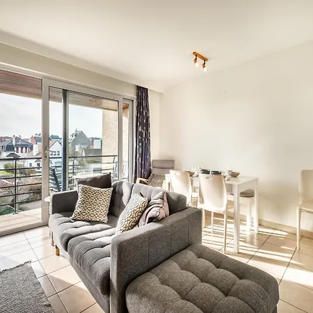 In St Idesbald Near The Sea, Cleaning Included Apartment *