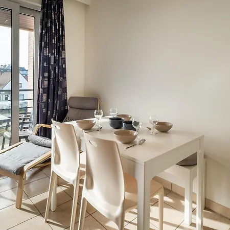 In St Idesbald Near The Sea, Cleaning Included Apartment *