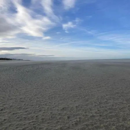 In St Idesbald Near The Sea, Cleaning Included Apartment *